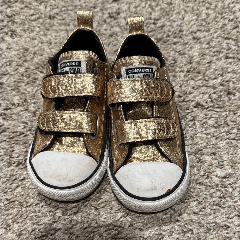 Gold sparkle converse